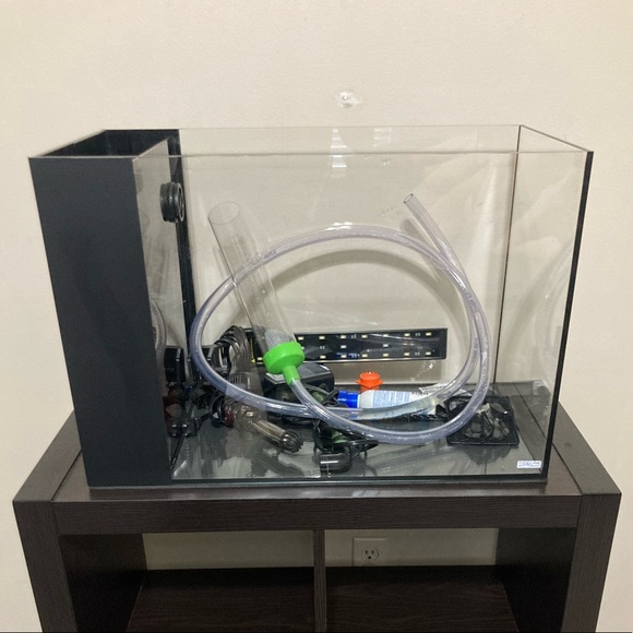 TideLine 20 Gallon Aquarium - Picture 1 of 3